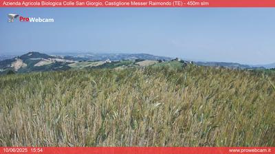 immagine della webcam nei dintorni di Ofena: webcam Castiglione Messer Raimondo