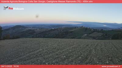 immagine della webcam nei dintorni di Campli: webcam Castiglione Messer Raimondo