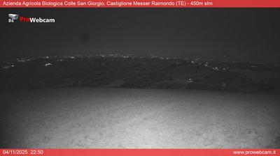 immagine della webcam nei dintorni di Morro d'Oro: webcam Castiglione Messer Raimondo