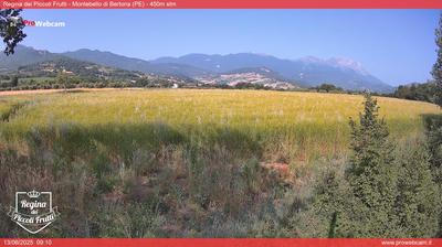 immagine della webcam nei dintorni di Castiglione Messer Raimondo: webcam Montebello di Bertona
