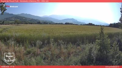 immagine della webcam nei dintorni di Castiglione Messer Raimondo: webcam Montebello di Bertona