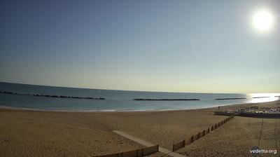 immagine della webcam nei dintorni di Osimo: webcam Porto Potenza Picena