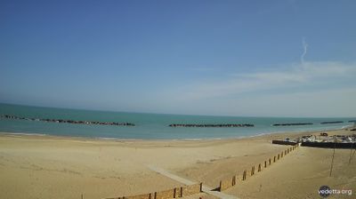 immagine della webcam nei dintorni di Civitanova Marche: webcam Porto Potenza Picena