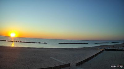 immagine della webcam nei dintorni di Offagna: webcam Porto Potenza Picena