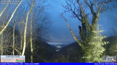 immagine della webcam nei dintorni di Colledara: webcam Castelli