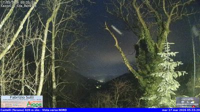 immagine della webcam nei dintorni di Sant'Eusanio Forconese: webcam Castelli