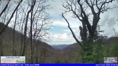 immagine della webcam nei dintorni di Villa Celiera: webcam Castelli