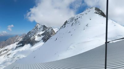 immagine della webcam nei dintorni di Rifugio Viviani: webcam Ghiacciaio Presena