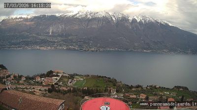 immagine della webcam nei dintorni di Ferrara di Monte Baldo: webcam Tremosine sul Garda