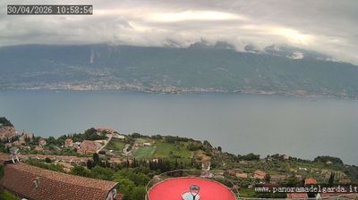 immagine della webcam nei dintorni di Passo delle Fittanze: webcam Tremosine sul Garda