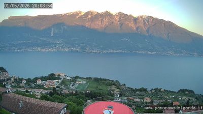 immagine della webcam nei dintorni di Ferrara di Monte Baldo: webcam Tremosine sul Garda